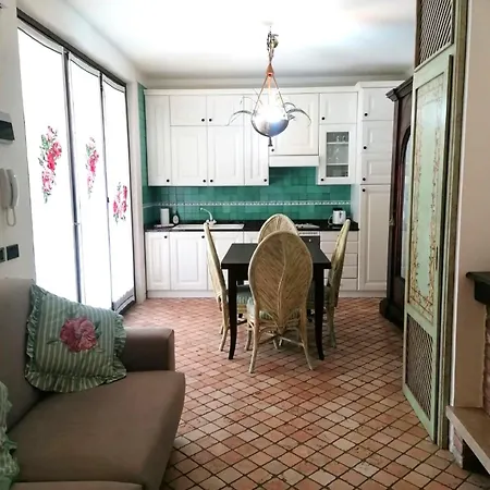 Exclusive Punta San Vigilio Villa *