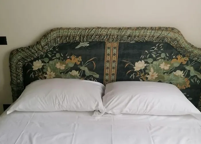 Exclusive Punta San Vigilio Villa