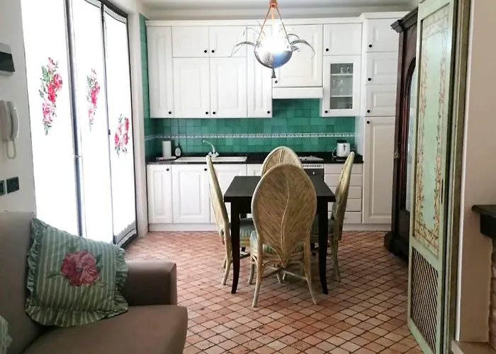 Exclusive Punta San Vigilio Villa *